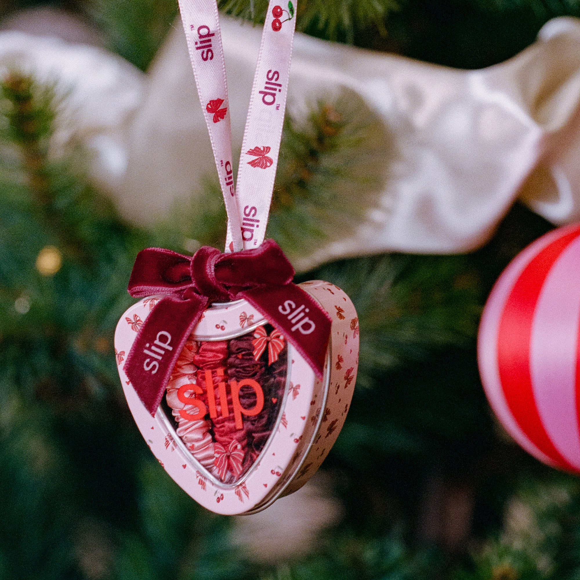 Skinny Scrunchie Tin Heart Ornament Emmie