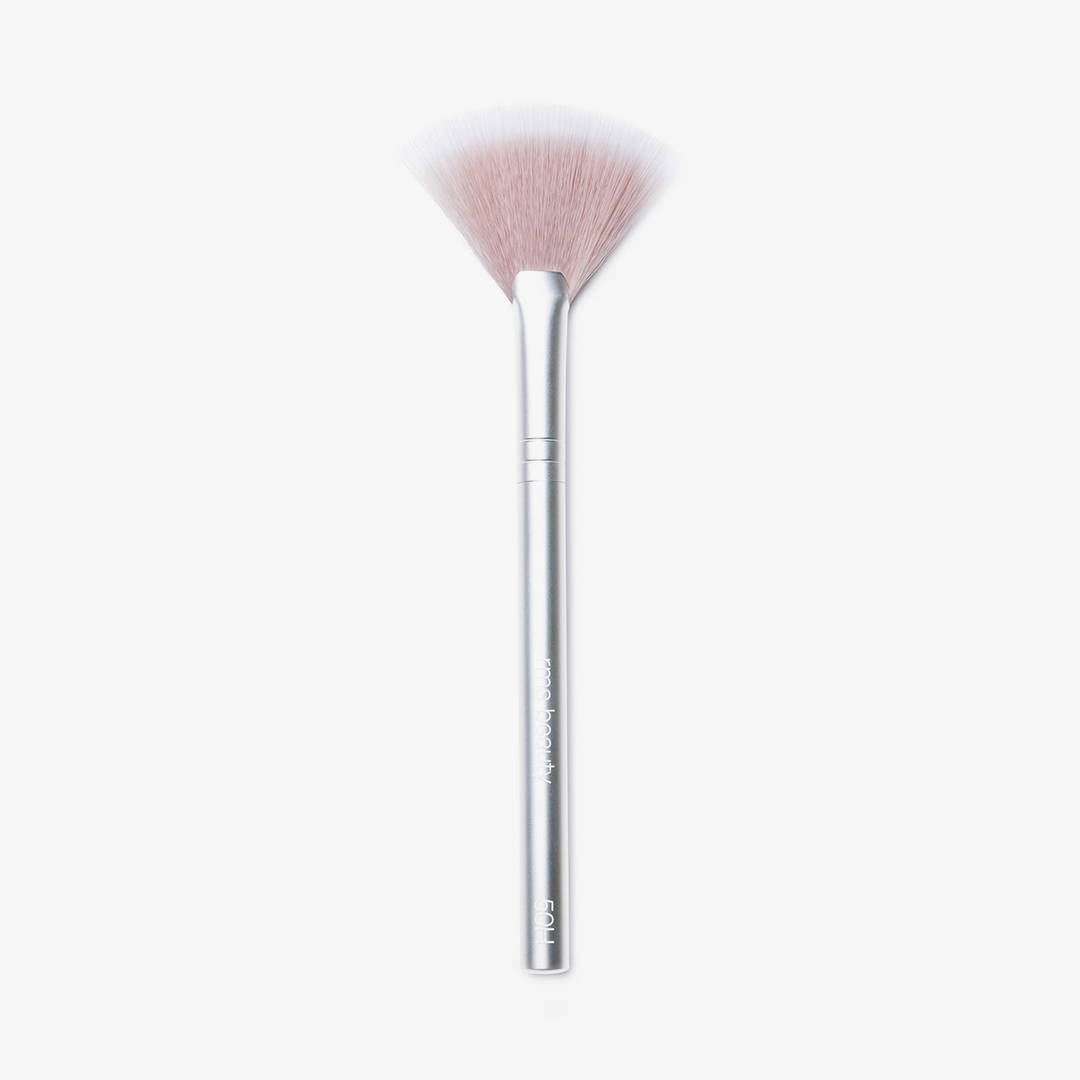 Skin2Skin Fan Brush