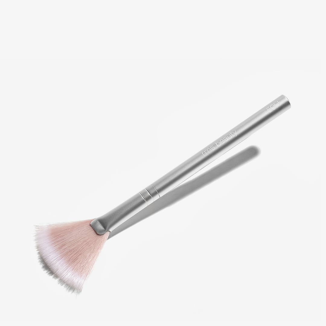 Skin2Skin Fan Brush