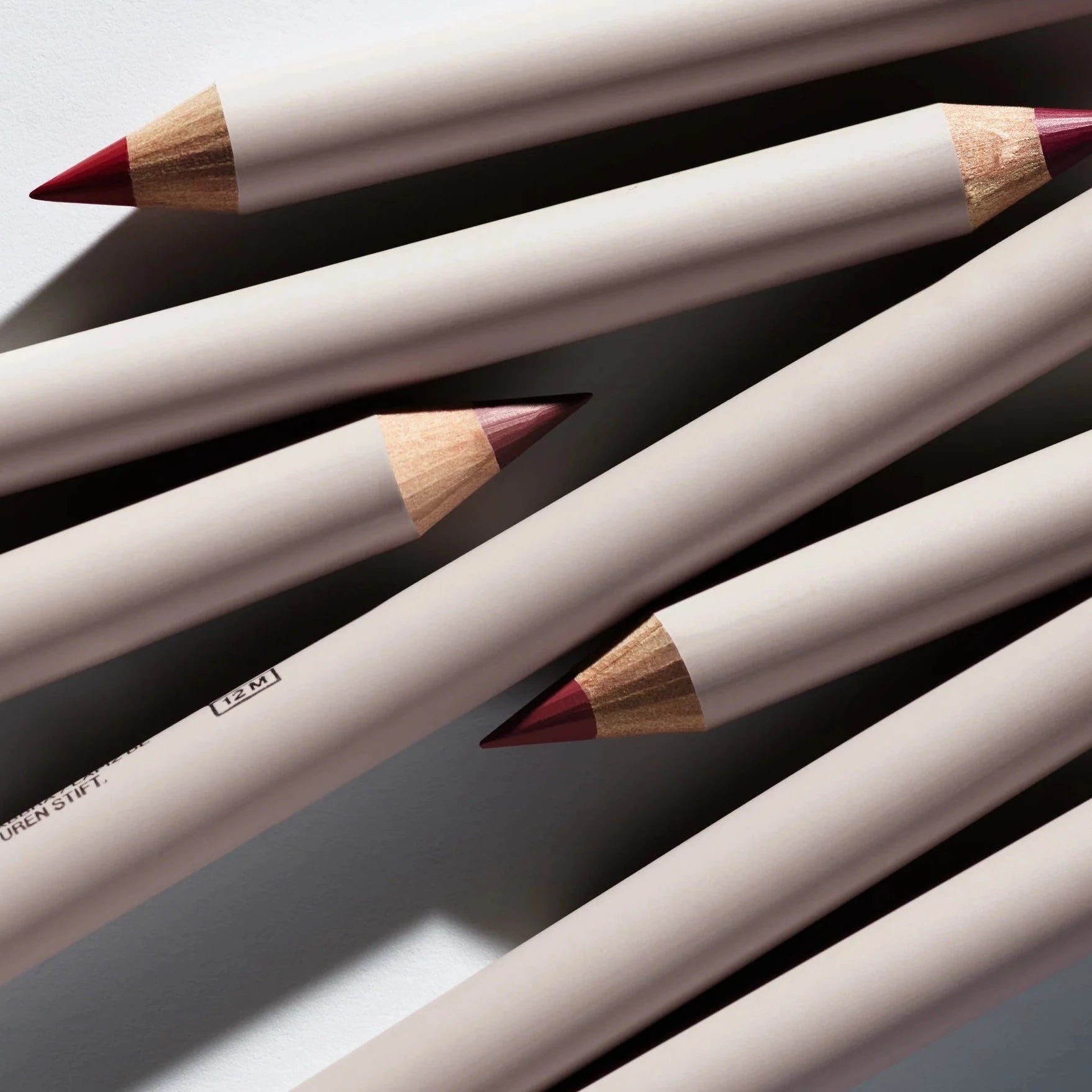 Eye And Lip Definer Macao