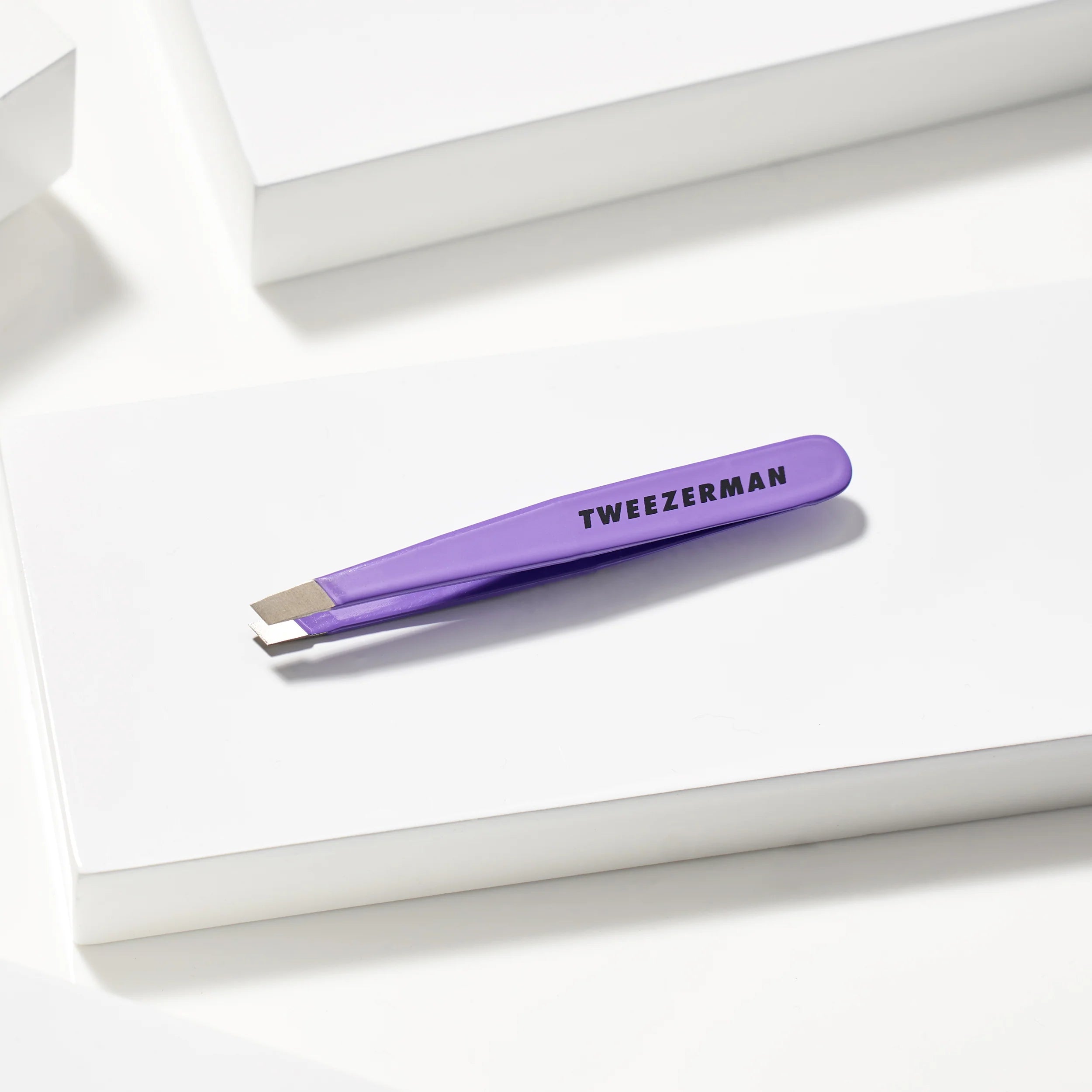 Mini Slant Tweezer Blooming Lilac